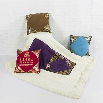 <b>公司抱枕被定制</b>