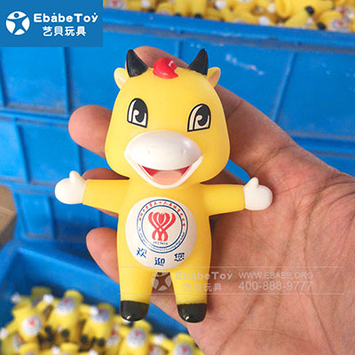 小牛奔奔树脂定做