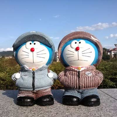 叮当猫树脂毛衣立偶